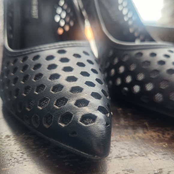 Nine West Heels - Like New - Picture 12 of 14